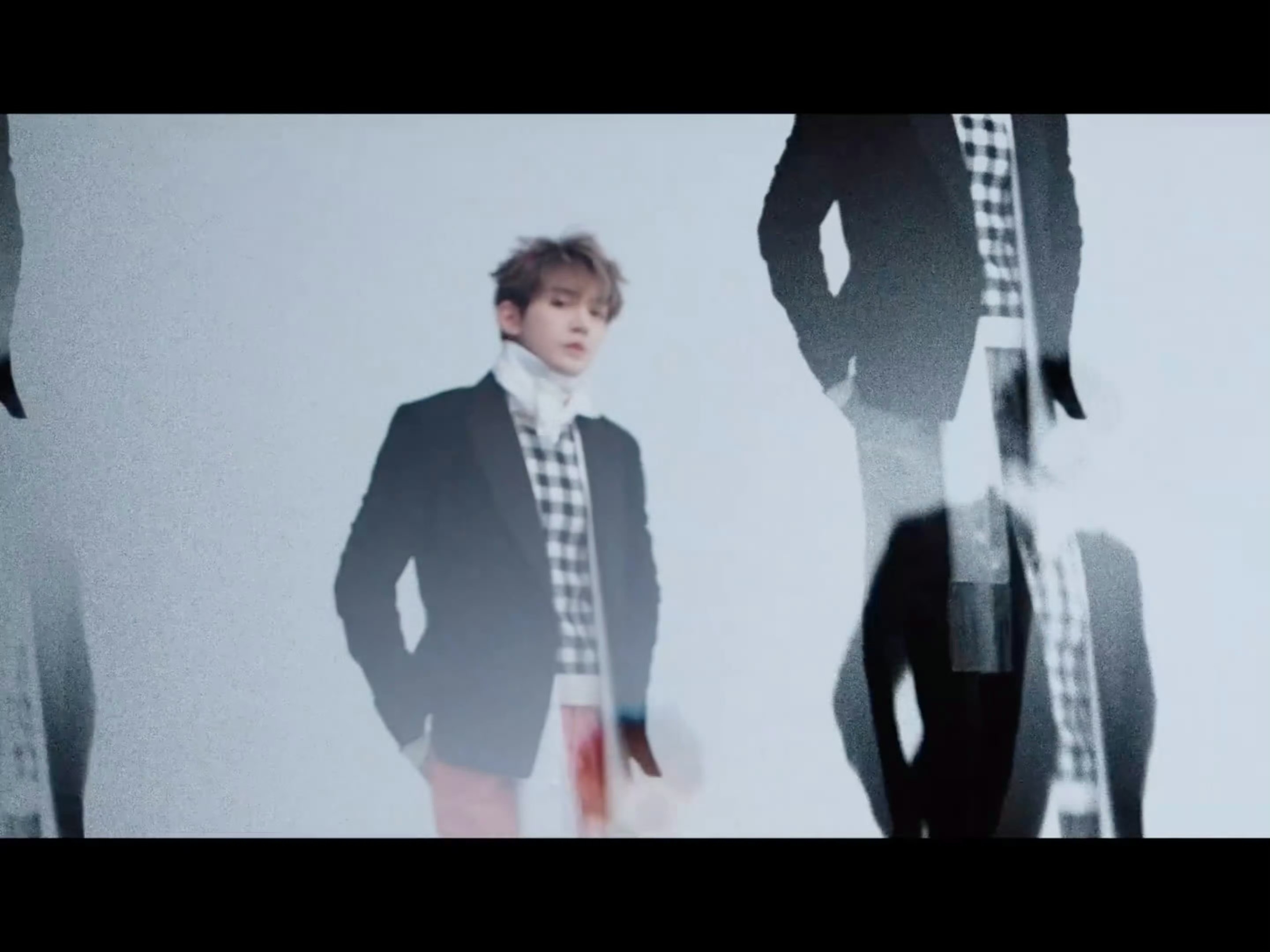 好久没看到正装邓为了邓为AnotherMan封面 邓为《Another Man》