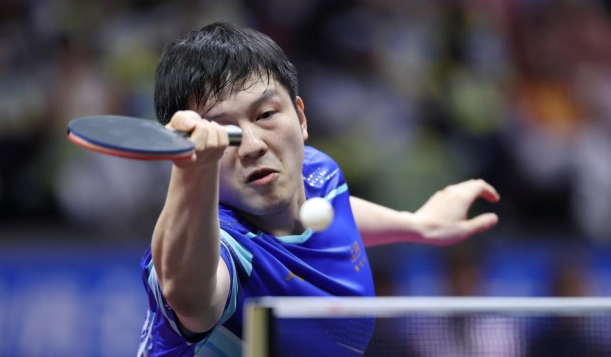 作为看了几十年球的老球迷，看到有人逼问樊振东“为什么不表态”，我真想顺着网线问问