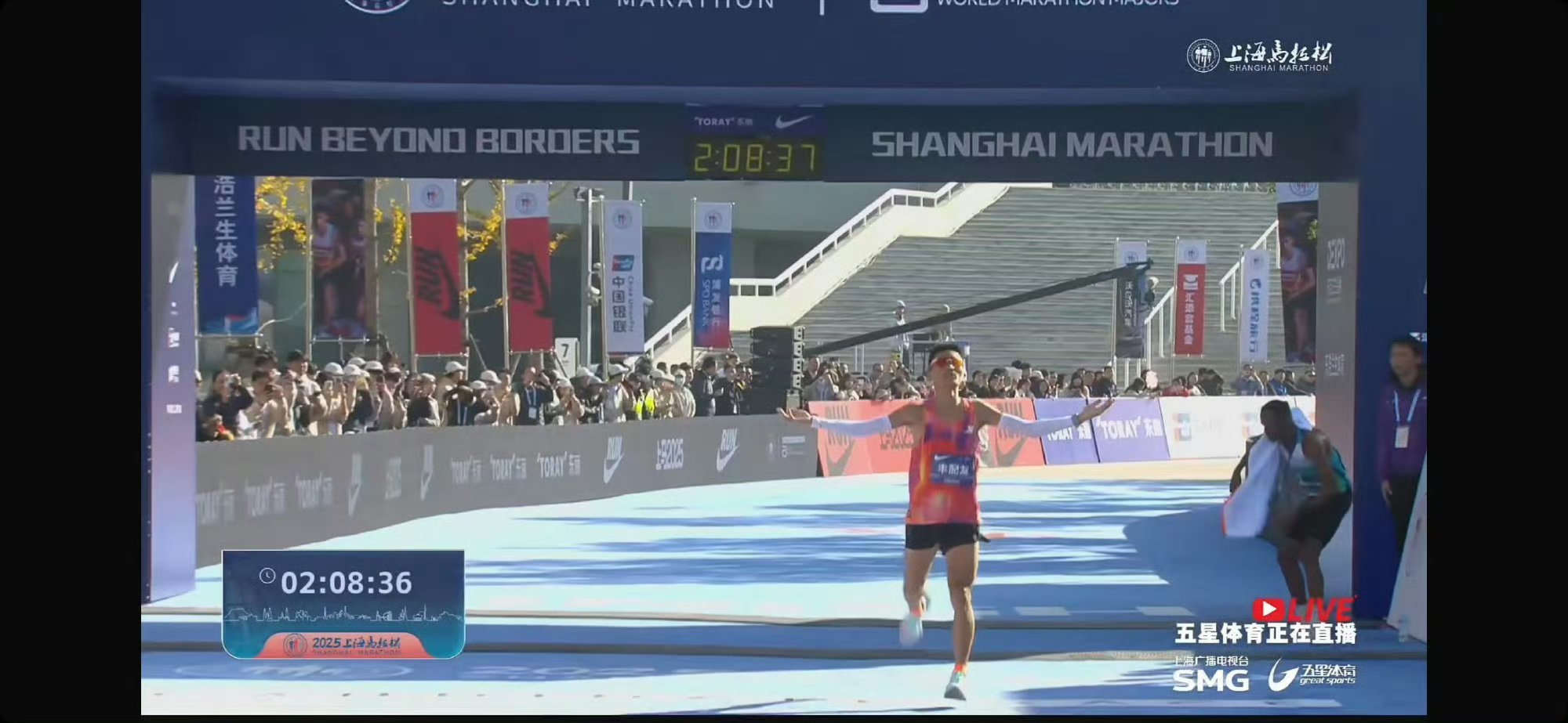 中国速度惊艳上马！丰配友上海马拉松国内组第一 2小时08分34秒打破国内赛会纪录