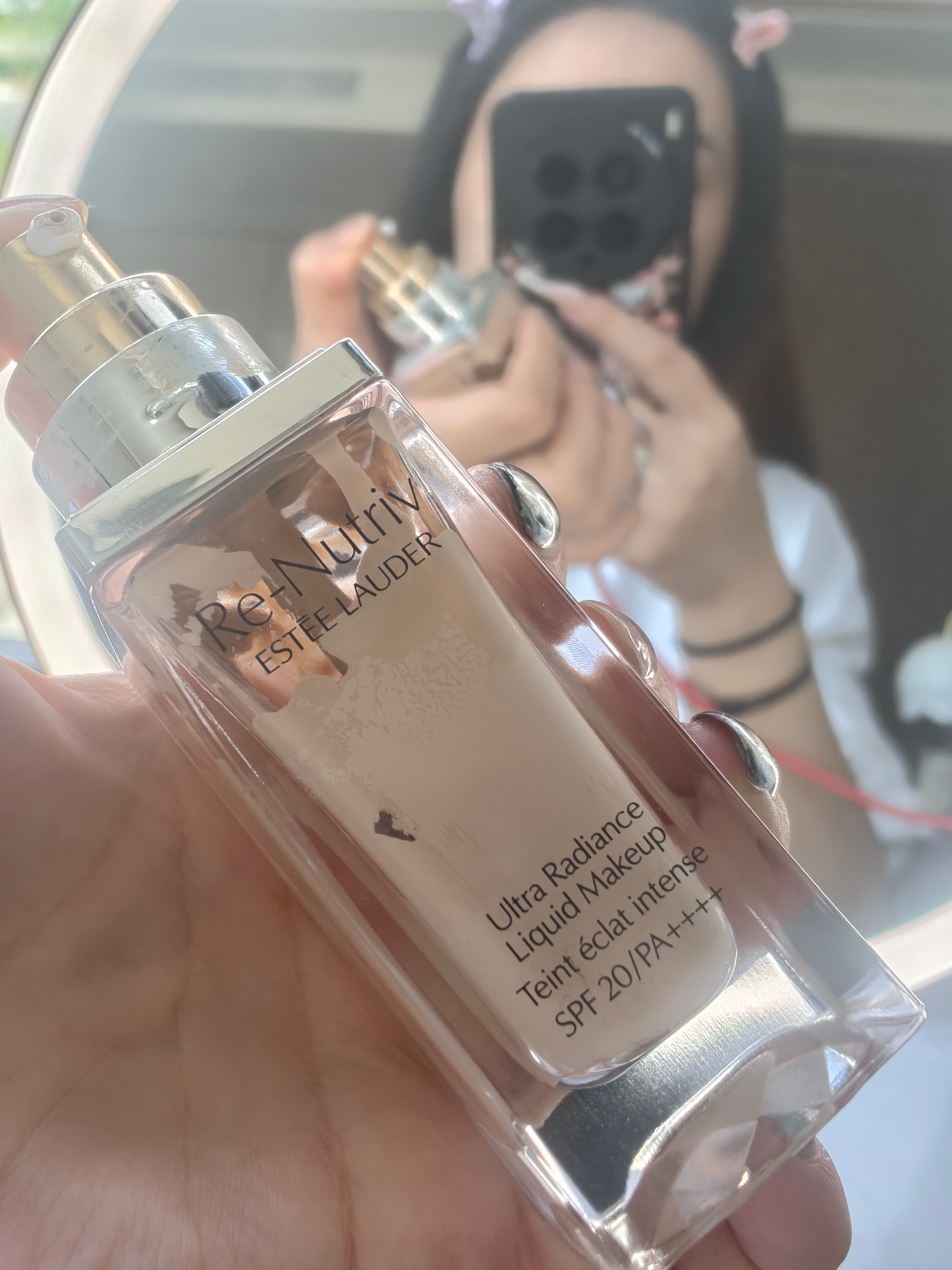 服了，刚开始化妆就发现粉底液没了曾经被我随手塞柜子里的各种品牌送的一些粉底液体验