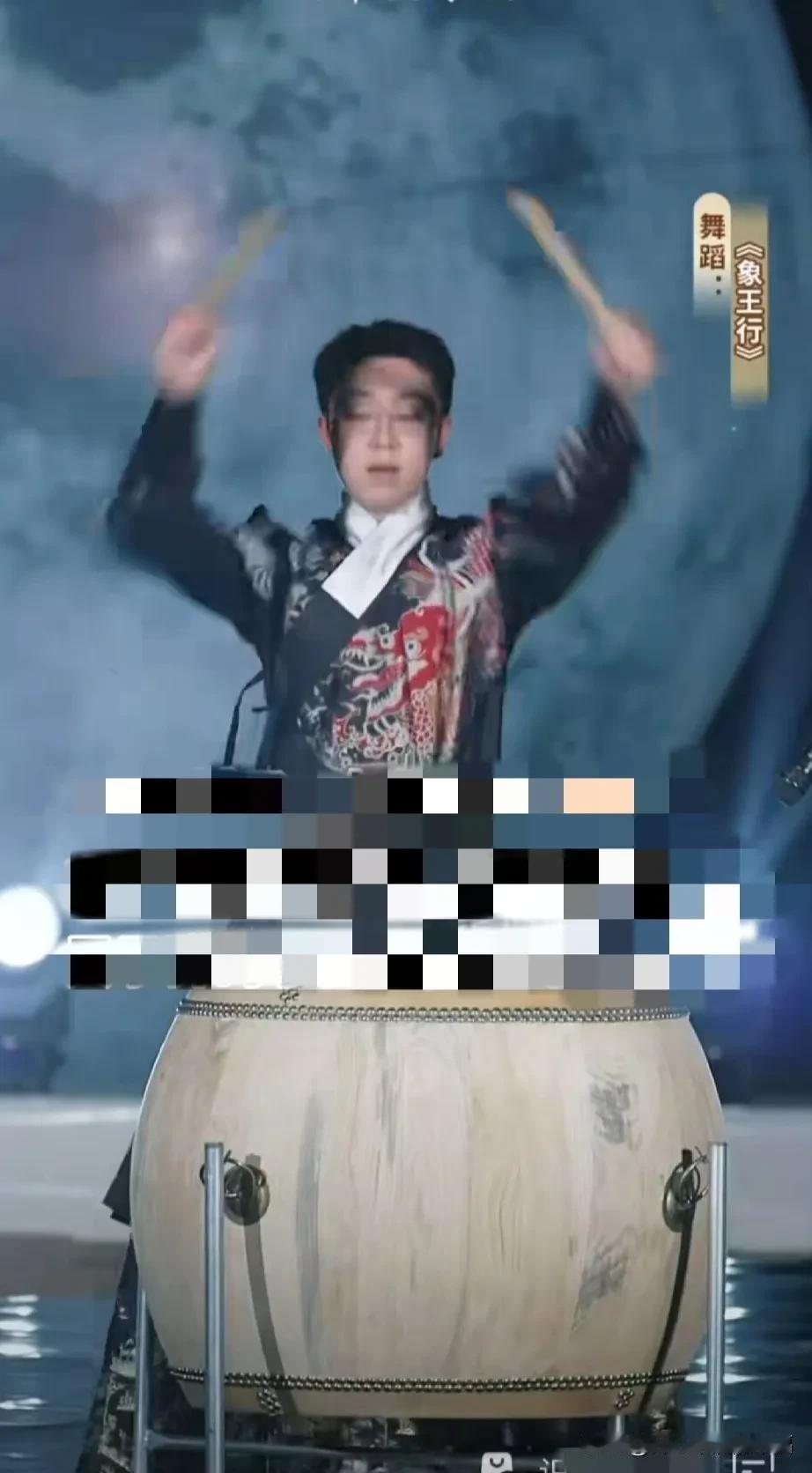 与辉同行敲个鼓、舞个剑就有才了[捂脸][捂脸]
小时候学点才艺就是好，长大了能文