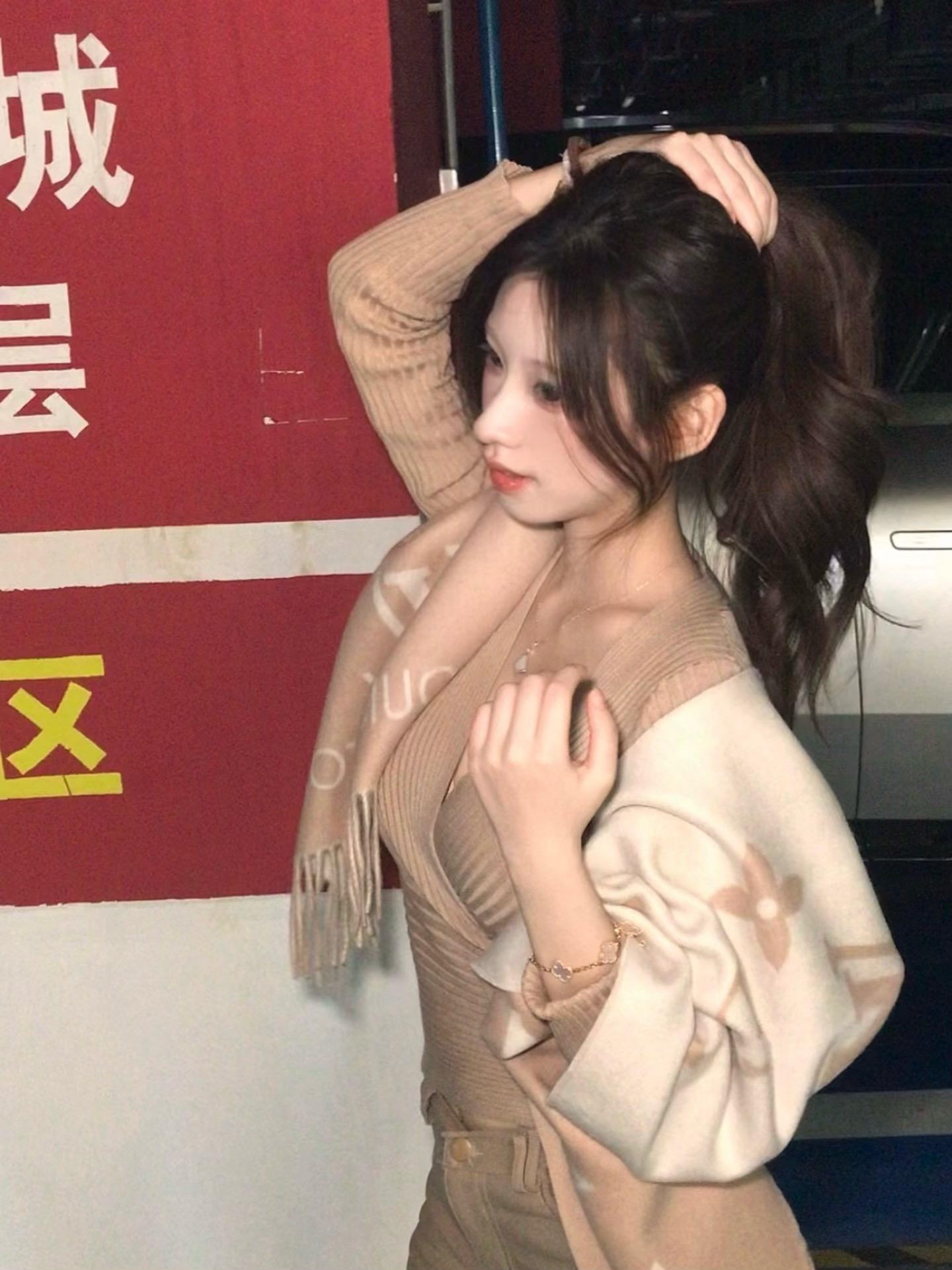 早跟你说了 我是最好的 老是不信 结果转一圈回来 当狗都要排队了