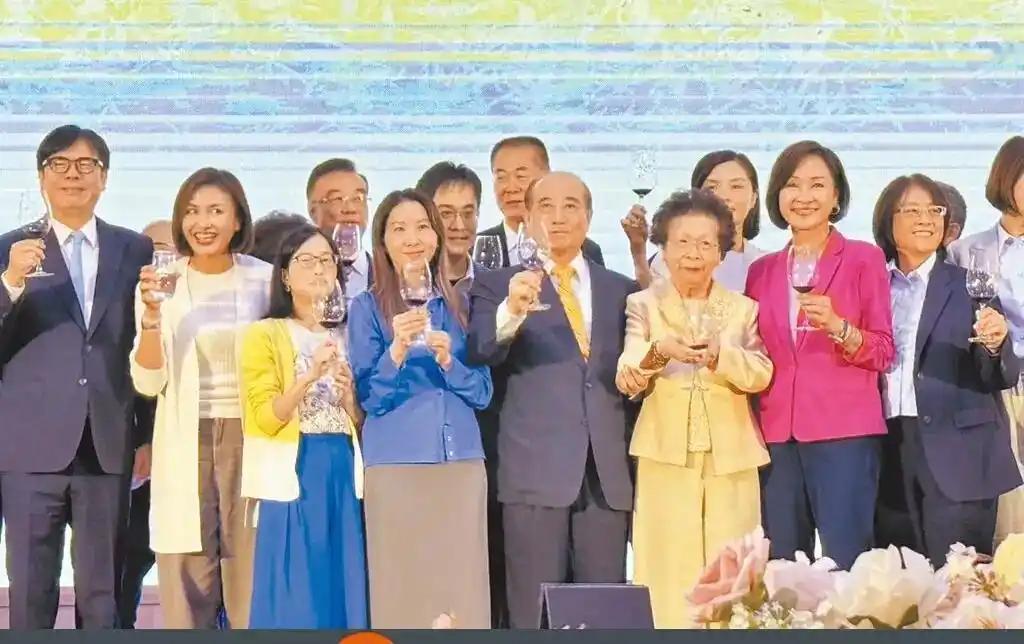 国民党完蛋了！！！
最近，国民党元老王金平开宴50桌，庆祝自己从政50周年。面对