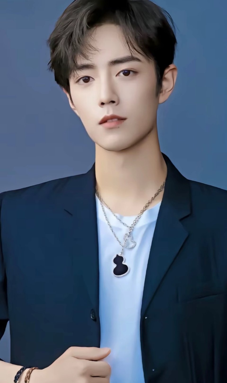 肖战日常见肖战肖战盛阳 "𝐄𝐯𝐞𝐧 𝐭𝐡𝐨𝐮𝐠𝐡 𝐰𝐞'