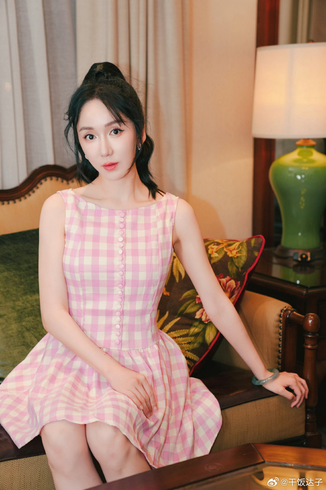 娄艺潇内娱讨薪综艺优酷推动重启 这档综艺撕开行业欠薪乱象，不刻意美化苦难，优酷愿