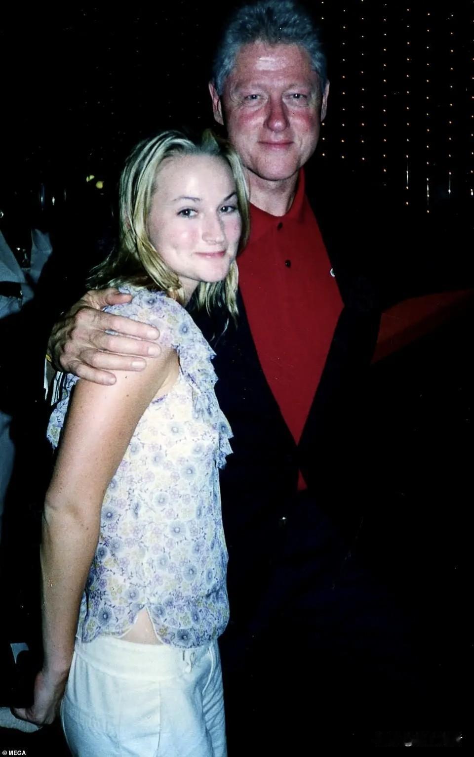 中美关系看似风平浪静，实则暗流涌动。菲律宾南海死不休，安世半导体，委内瑞拉石油，