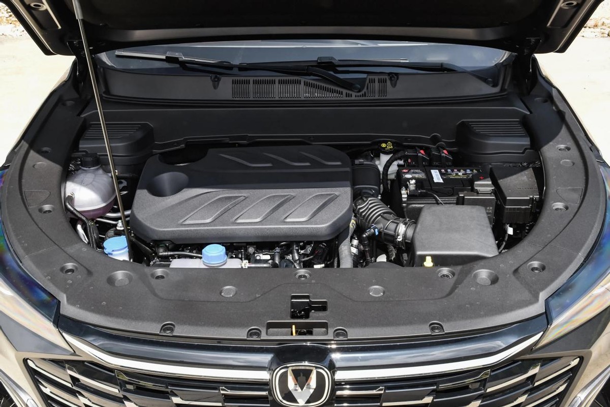 8万预算买SUV，是买吉利缤越L？还是闭眼入全新第二代长安X5 PLUS