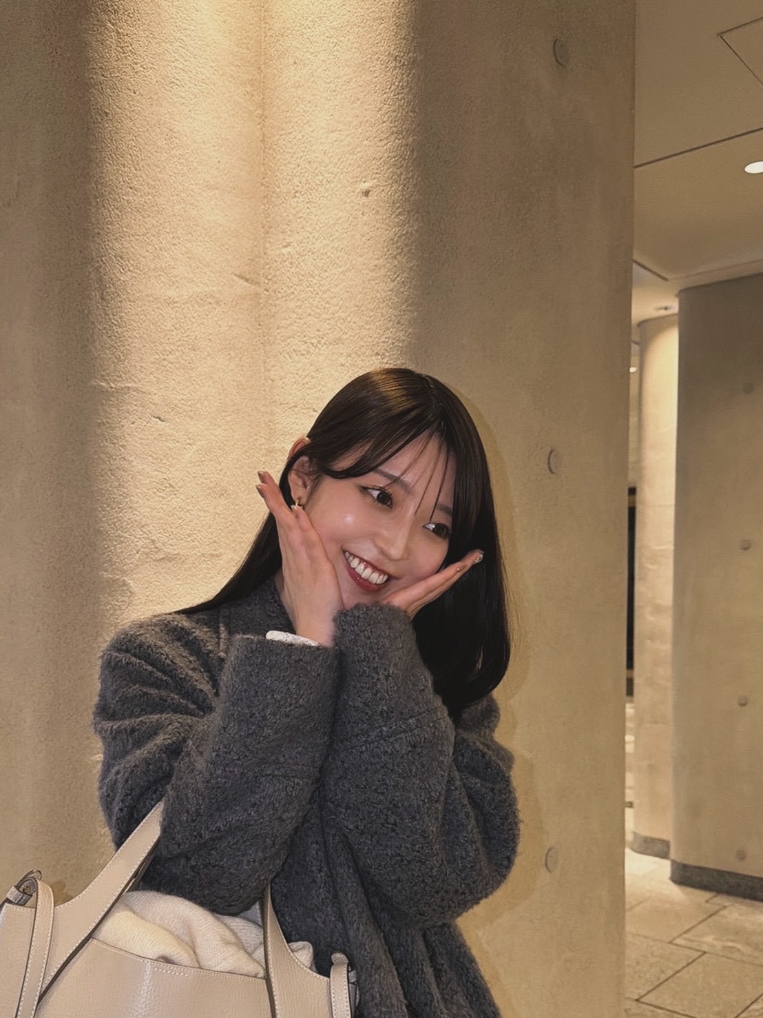 阪口珠美「. 🥂♡⁡初めて一緒に乾杯出来た日。ニコニコ笑顔につられてこちらも笑