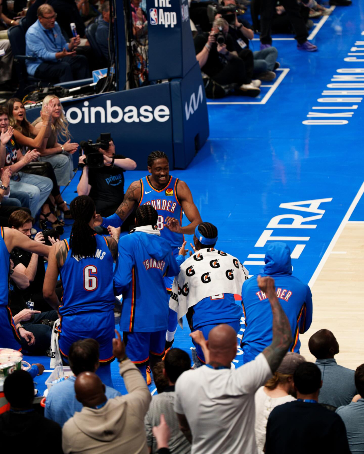 晚安大伙，晚安雷霆湖人惨败雷霆43分多尔特受伤离场雷霆