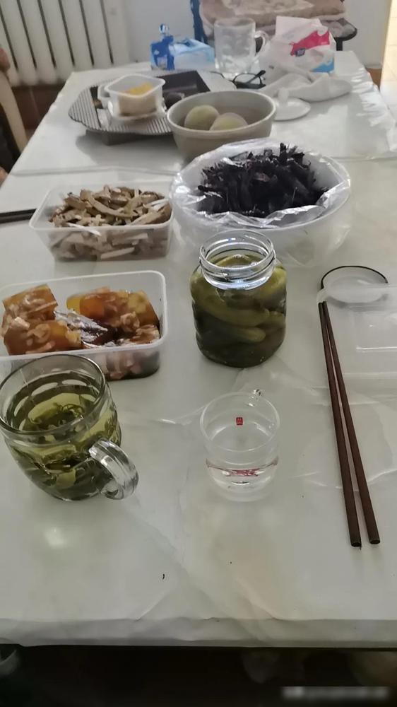 终于存够一百万，女儿订婚结婚花了20万，给女儿嫁妆30万，女儿买房给了她50万！