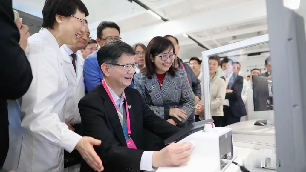 “双城论坛”16年上海台北交
流合作紧密绵长
2025上海台北城市论坛12月28