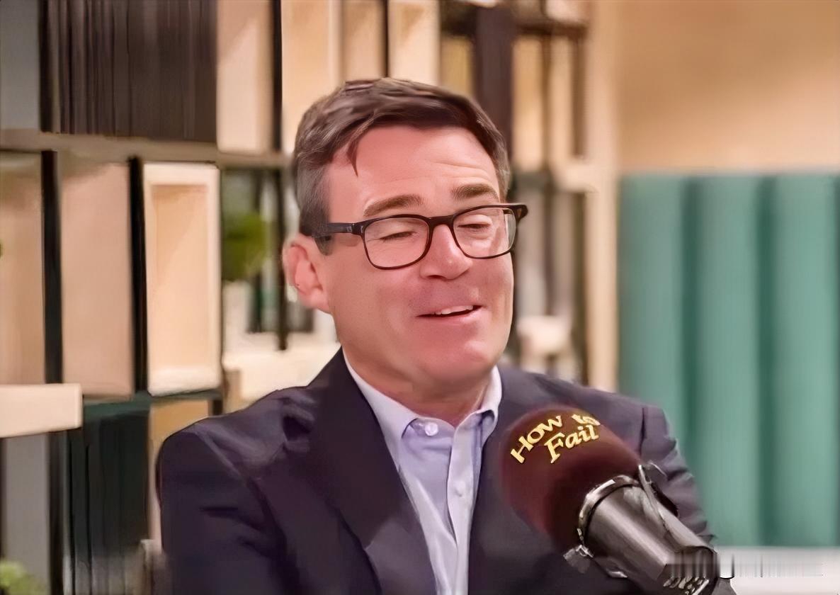 英国首相伯纳姆 谈自己的夫人:“她是我最直率的批评者——总是不留情面地指出我的失