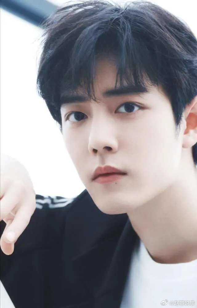 肖战被实锤了！狗仔王大锤蹲守数月爆料：肖战居住在在北京东四环的一个开间公寓，是一