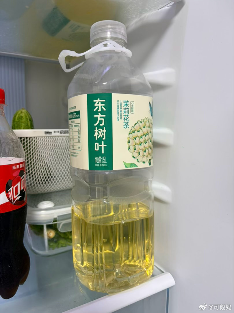 我上次拿大桶的农夫山泉泡茶颜悦色的茶包，喝了不到300ml就给忘了，放冰箱里好几