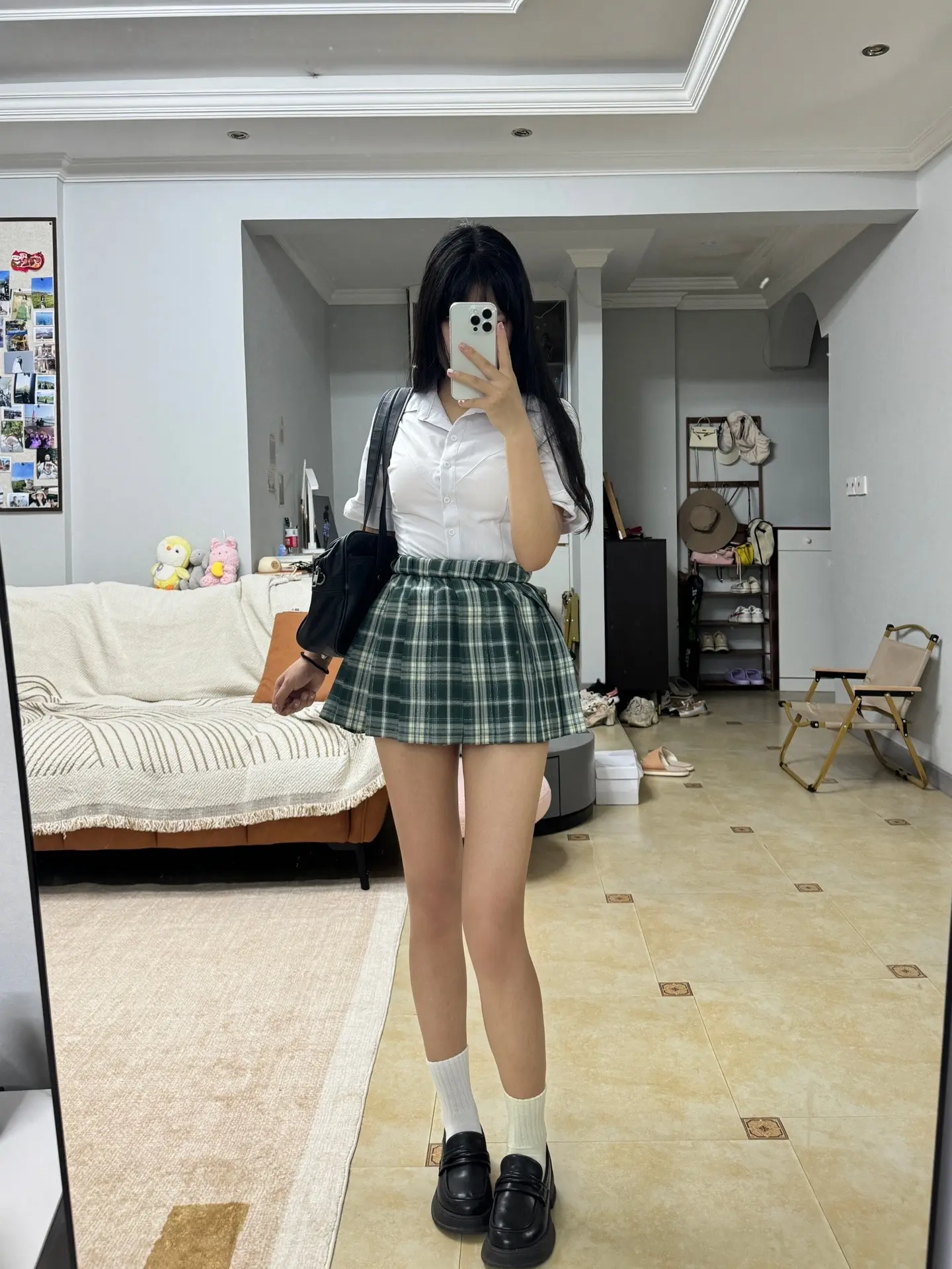 出去的时候真没发现哪里不一样，真当出去吃饭的时候才发现袜子不一样