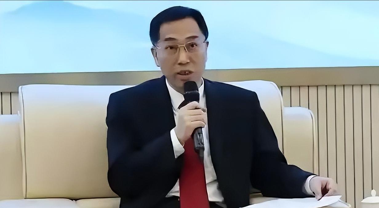 舆论一边倒的，全是无条件支持！网络学者、资深评论员，被网友尊称为法学界陈枫再次提