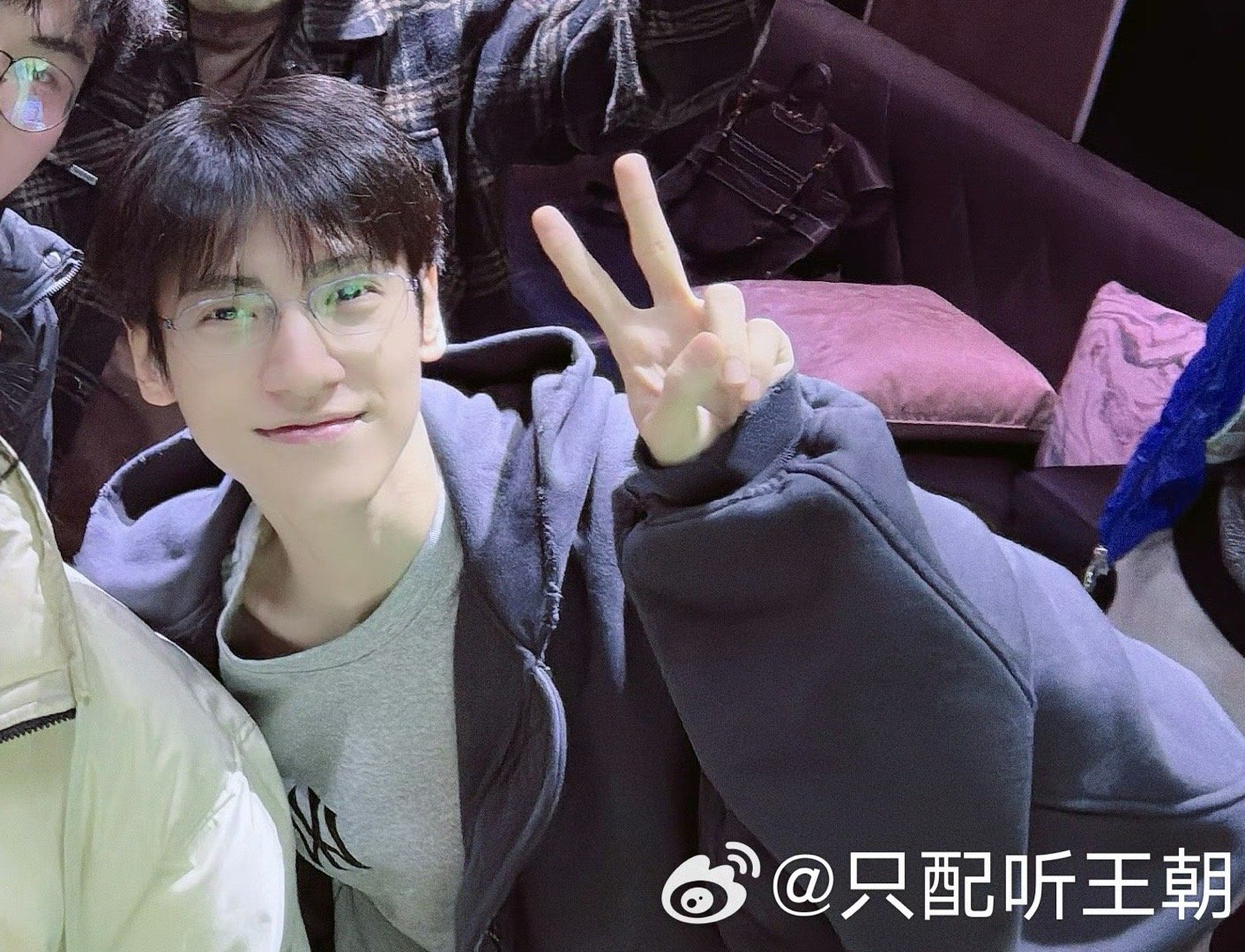 这是真男大吧[舔屏] 