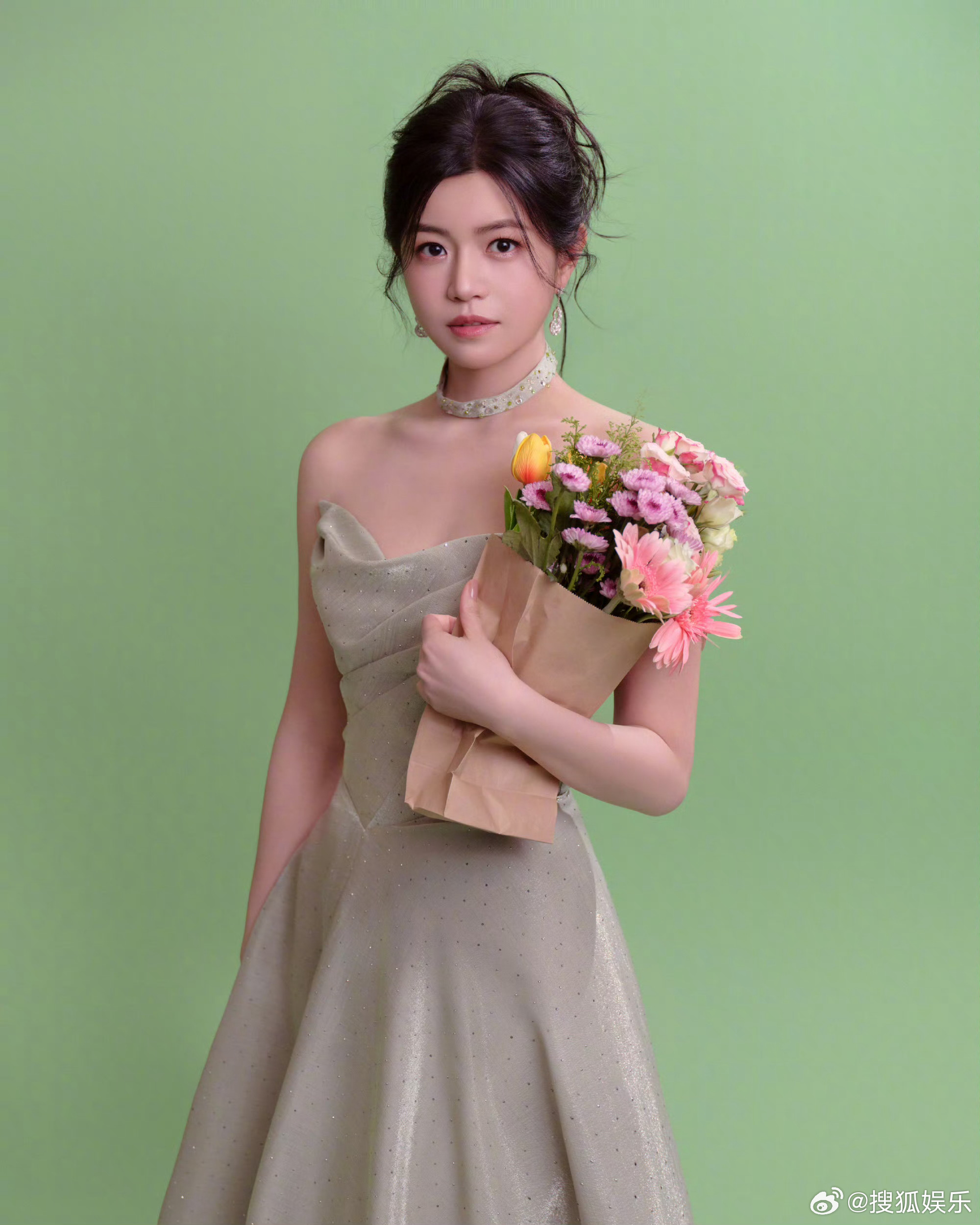 陈妍希受伤 发博表示自己又受伤了，不过让大家不用担心，会好好养伤的！工作室解释称