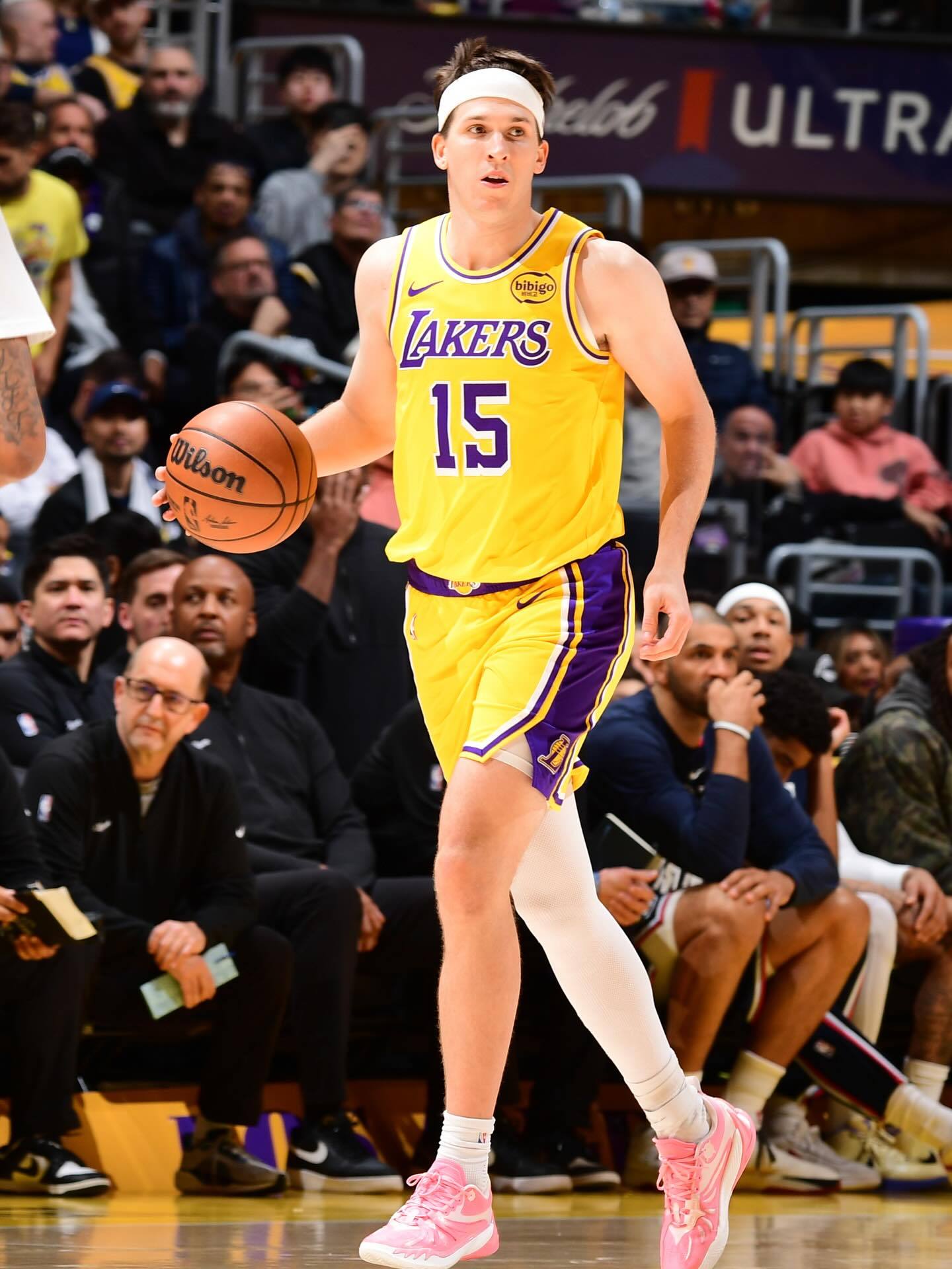 小里更新ins：“回来真好”里夫斯洛杉矶湖人