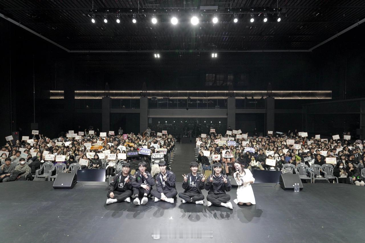 HLE发布2024 HLE FAN FEST返图

春季赛见！[抱一抱]

#2