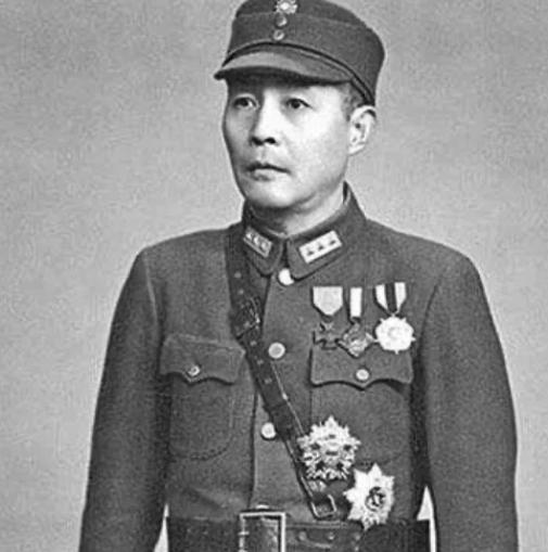 1938年国军上将钱大钧，黑着脸走进军统湖北站，当着众特务的面，一枪打死了副站长