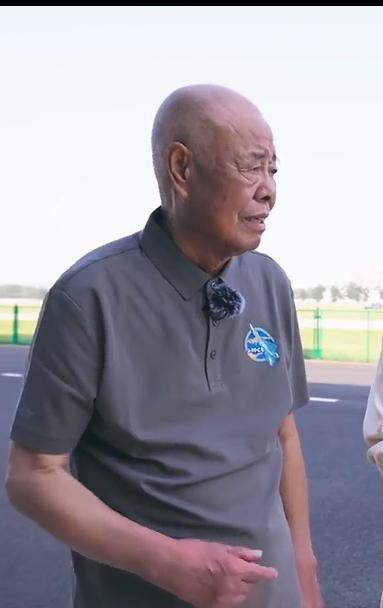 薛炽寿是我国著名航空制造专家，歼‑10飞机研制现场副总指挥，航空工业成飞原总工程