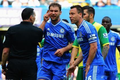 【英超-许尔勒路易斯憾中门框 切尔西主场末战憾平】北京时间5月5日，2013/1