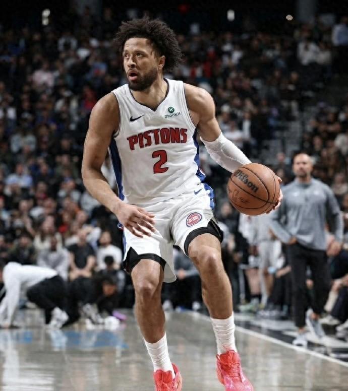 3 月 19 日传来噩耗，东部头名活塞的核心坎宁安确诊气胸，大概率长期缺阵。这本