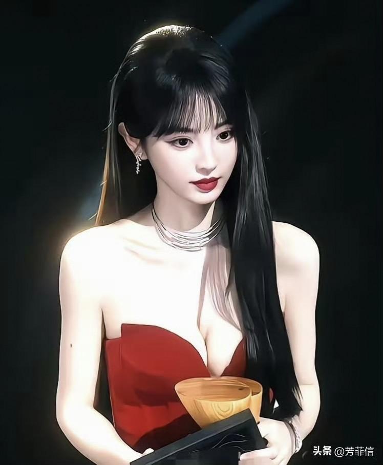 田曦薇的身材也是个迷……
有时候很丰满，凹凸有致，看上去格外性感火辣；有时候又感