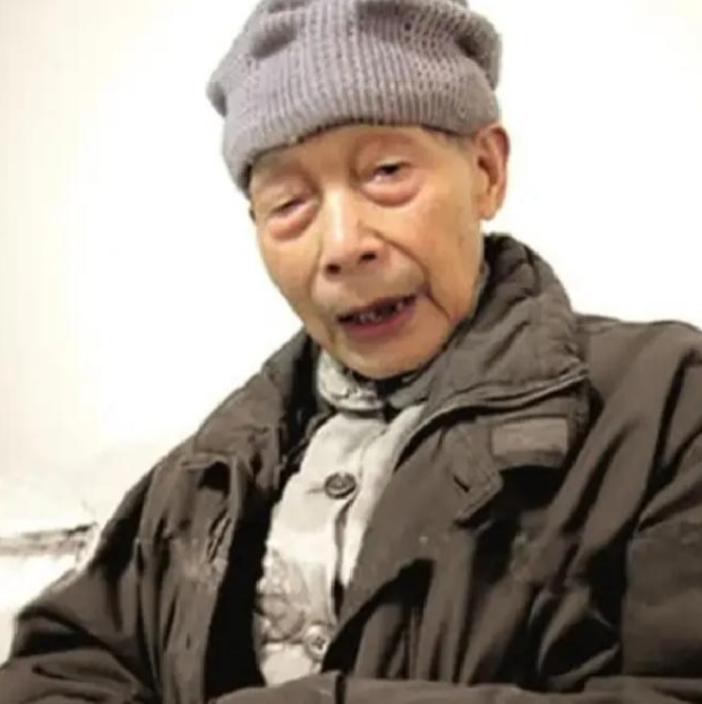 1949年底，中统少将郑蕴侠只拿到了一张去台湾的机票，当时重庆已经解放，郑蕴侠不