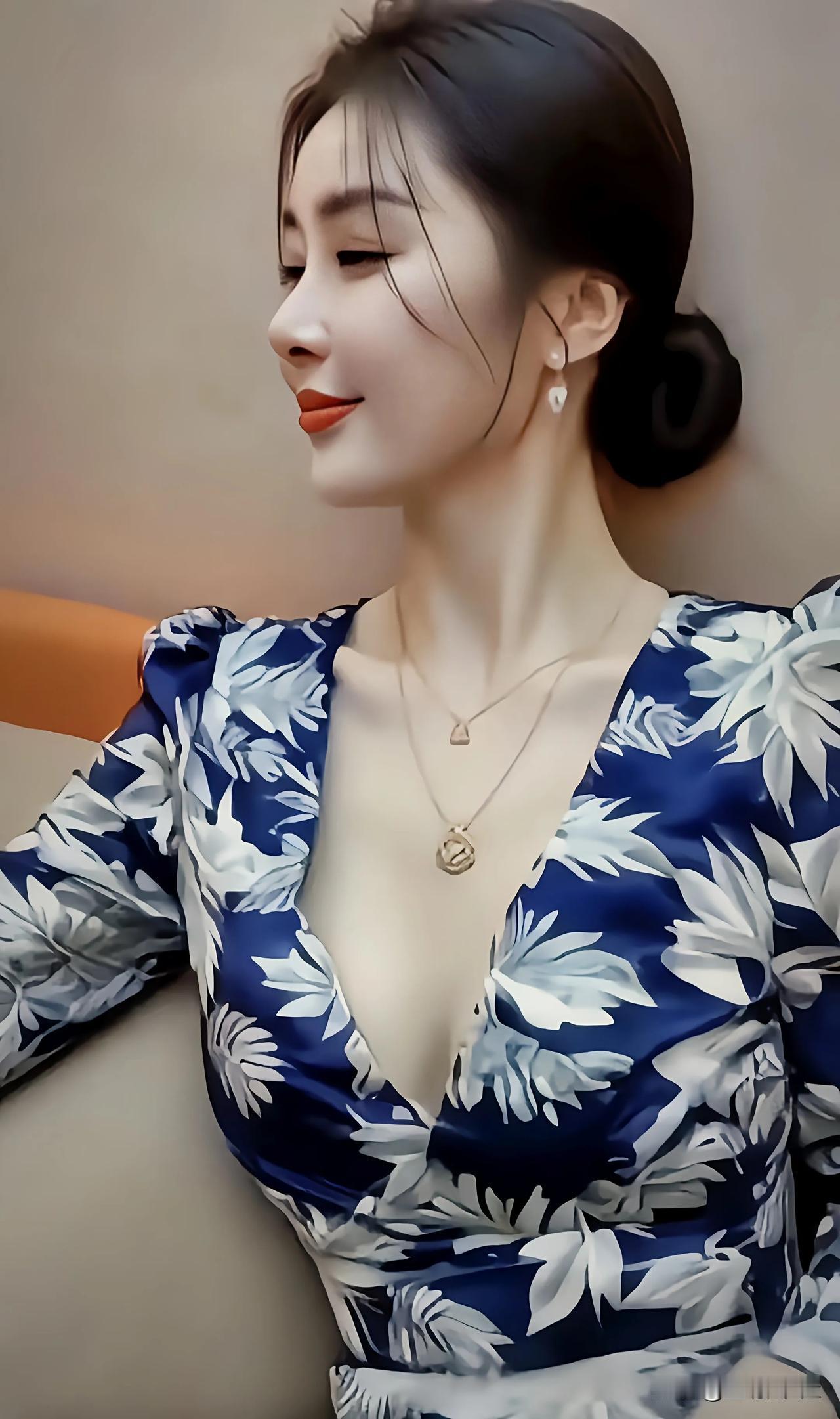 有些人无法解开他们自身的枷锁，然而却可以救赎他们朋友。

一一尼采 ​毛姆的人间