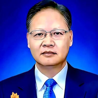 前脚，大使刚把专属纪念品送到第十万个印度签证申请人手上，又是免签证费，又是免指纹