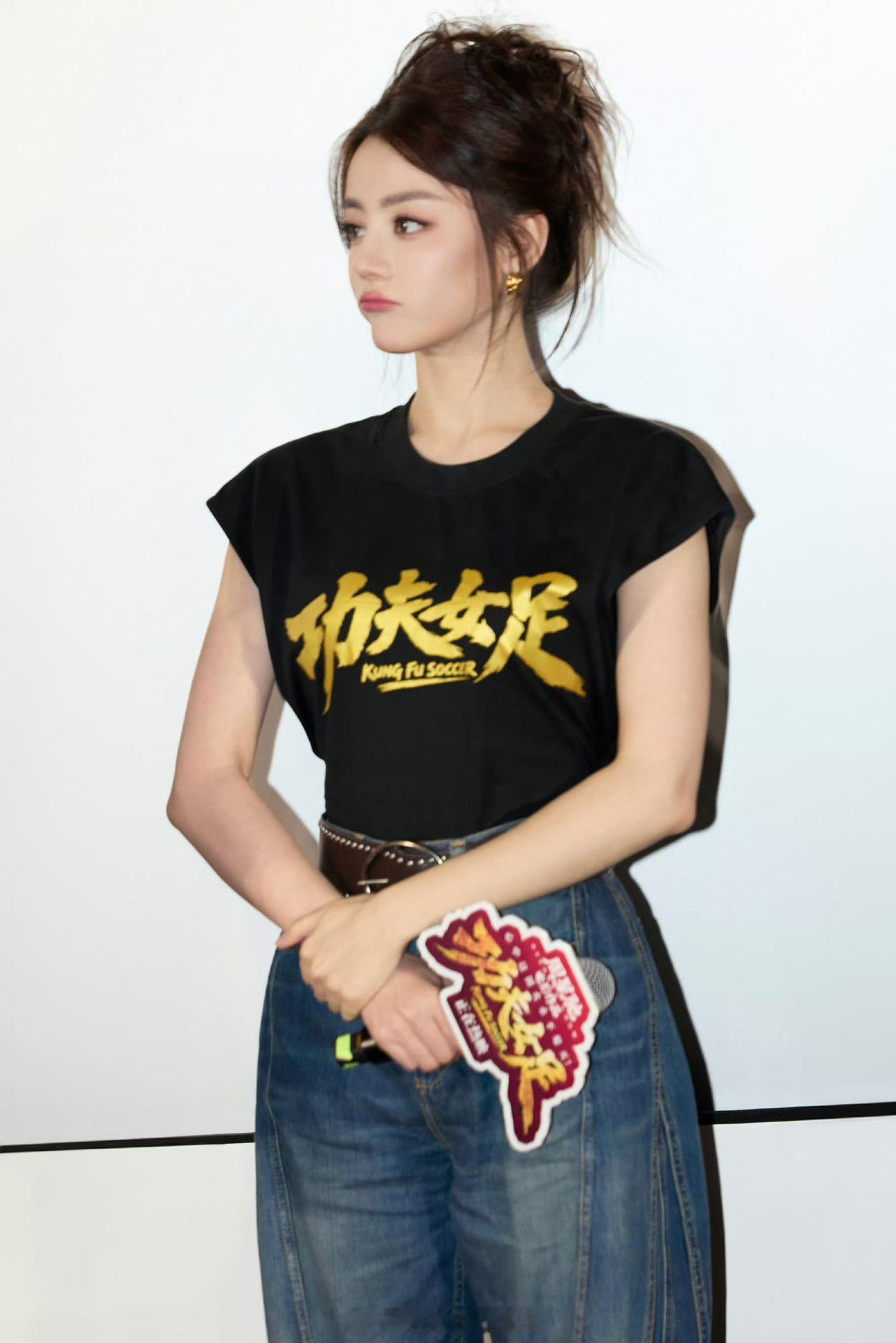迪丽热巴带来的角色信服力迪丽热巴在《功夫女足》塑造的钰珑太有代入感，不光外形反差
