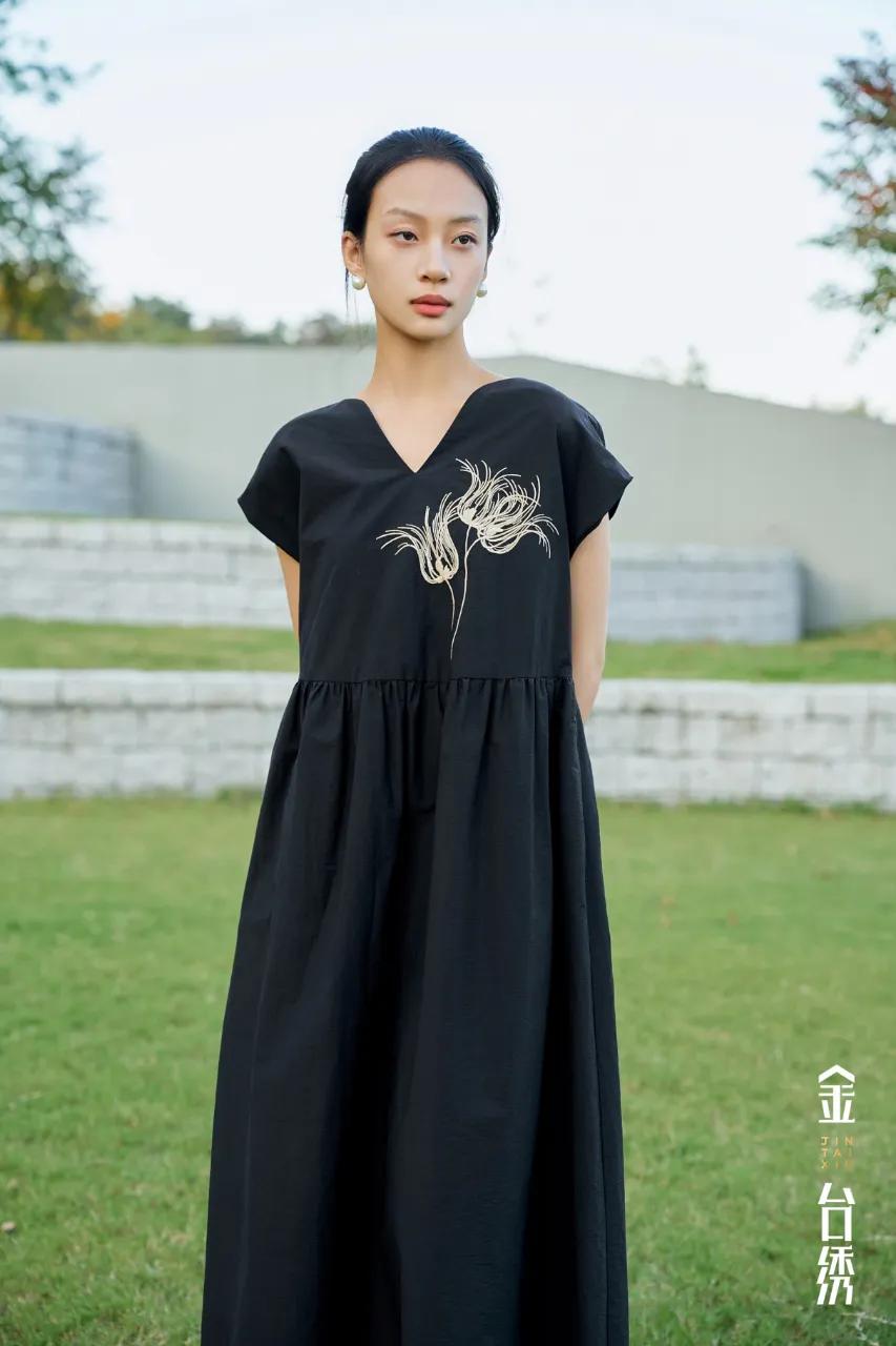 风起游夏
从容之姿，惬意当下
轻简日常，自由漫行