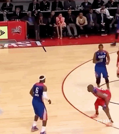 詹姆斯碰到科比防守都不会打球了！
这届全明星赛还是非常好看的，主要是科比带动防守