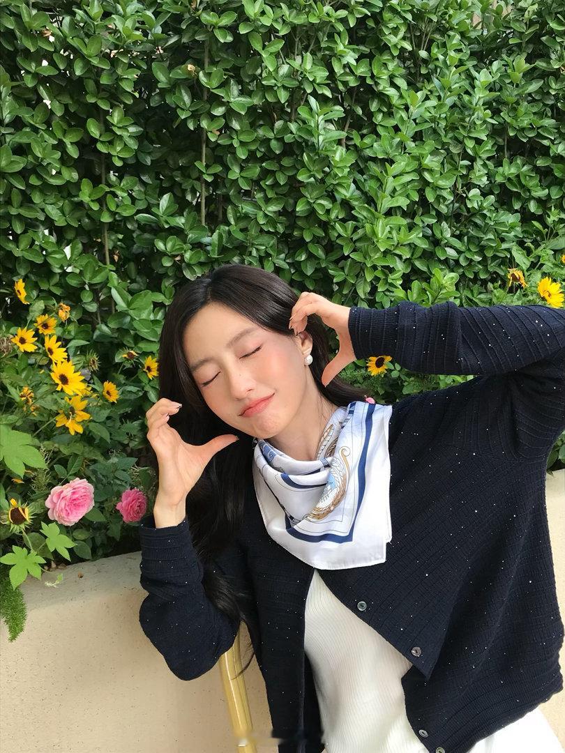 胡连馨 