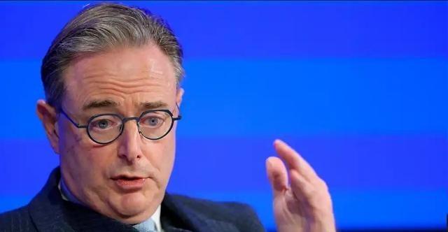 比利时 首相曾经说：“人人都想加入 欧盟 ，但没人想加入中国， 美国 的任何邻国