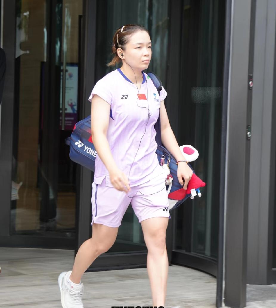 🏸国羽“凡晨组合”上班啦！09.23 贾一凡、陈清晨活力满满奔赴训练场，一身运