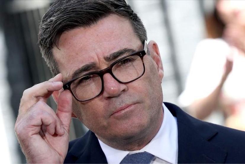英首相看望老人被吐槽怎么又换人了

铁打的士兵流水的首相，一段养老院里的简短对话