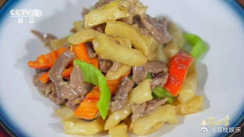 全国五分之一的柚子产自这里在梅州柚子全身是宝里外都能吃 梅州柚子，果肉鲜美，柚皮