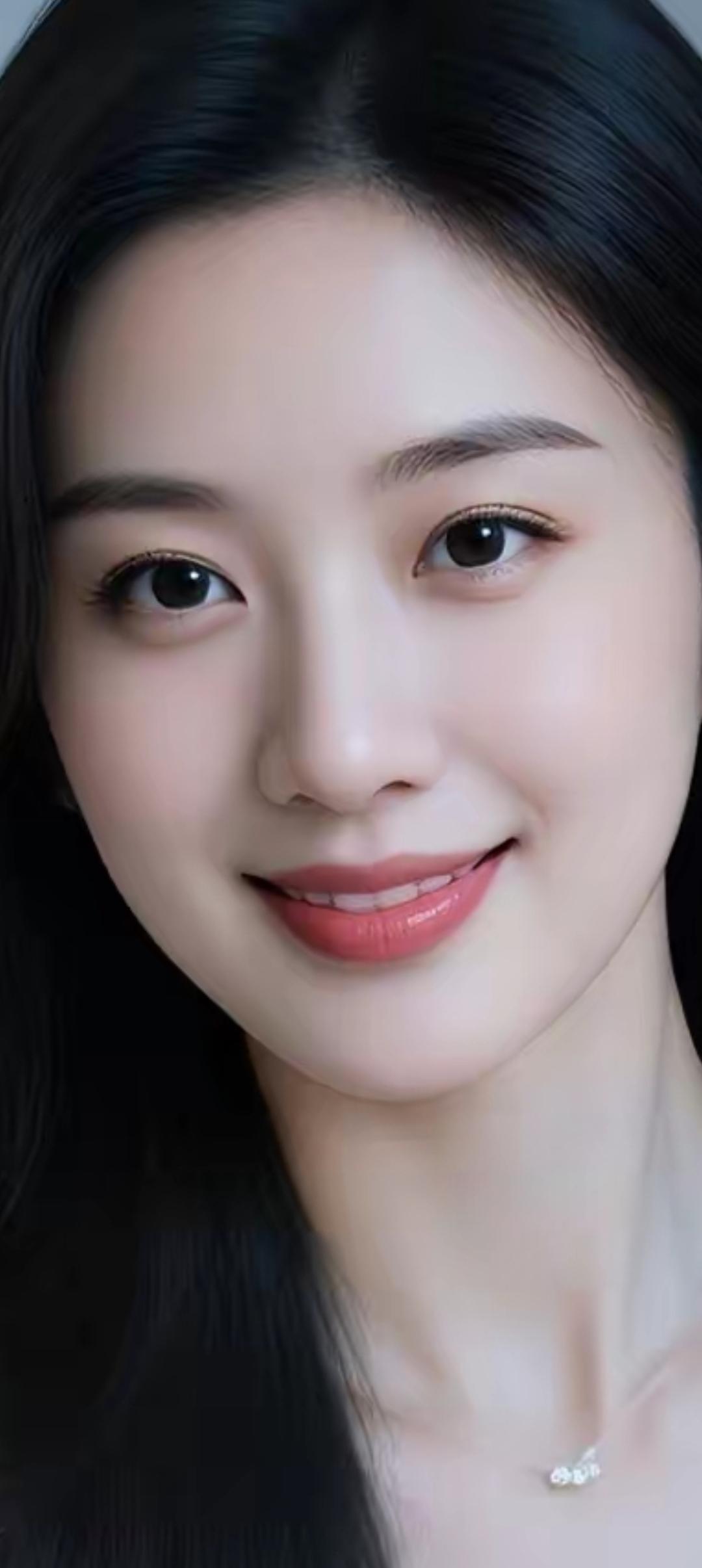 甜美笑容，温柔可人，散发自然魅力！😊✨