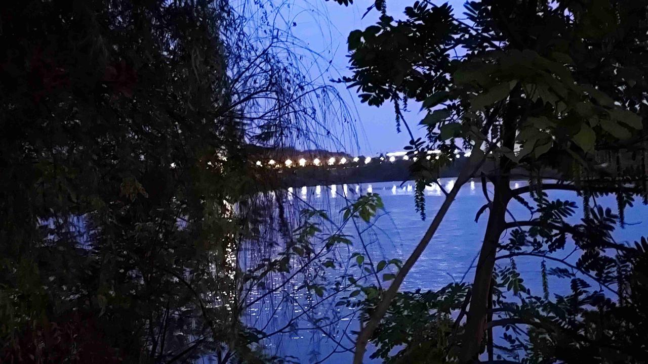 我的今日状态：😁轻松愉快
我这里的天气：☀️晴天