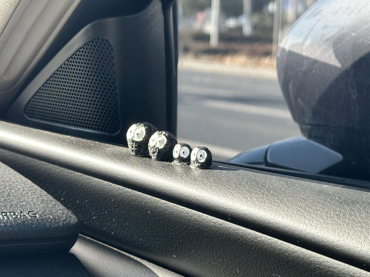 给郑州兄弟淘的昂克赛拉，一看就是姑娘开的，好可爱[呲牙]