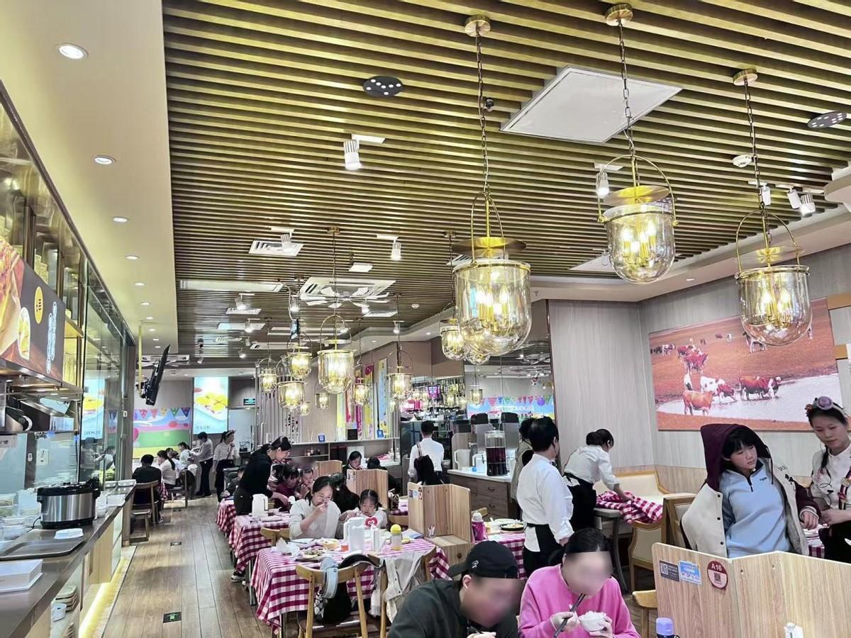 观察西贝近期的口碑回暖，可以清晰地看到一条“情绪的问题情绪解决，事实的问题事实解