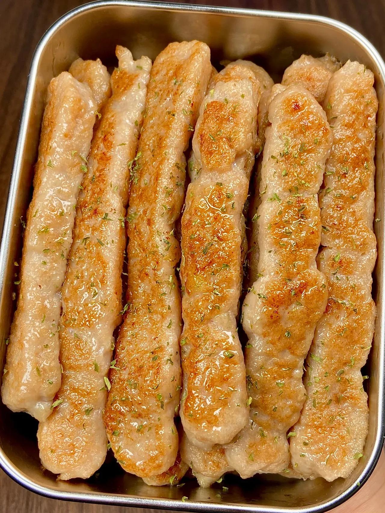自从吃过这个香煎牛肉条后，感觉以前的牛肉都白吃了
焦香入味，鲜嫩多汁，真的绝绝子
