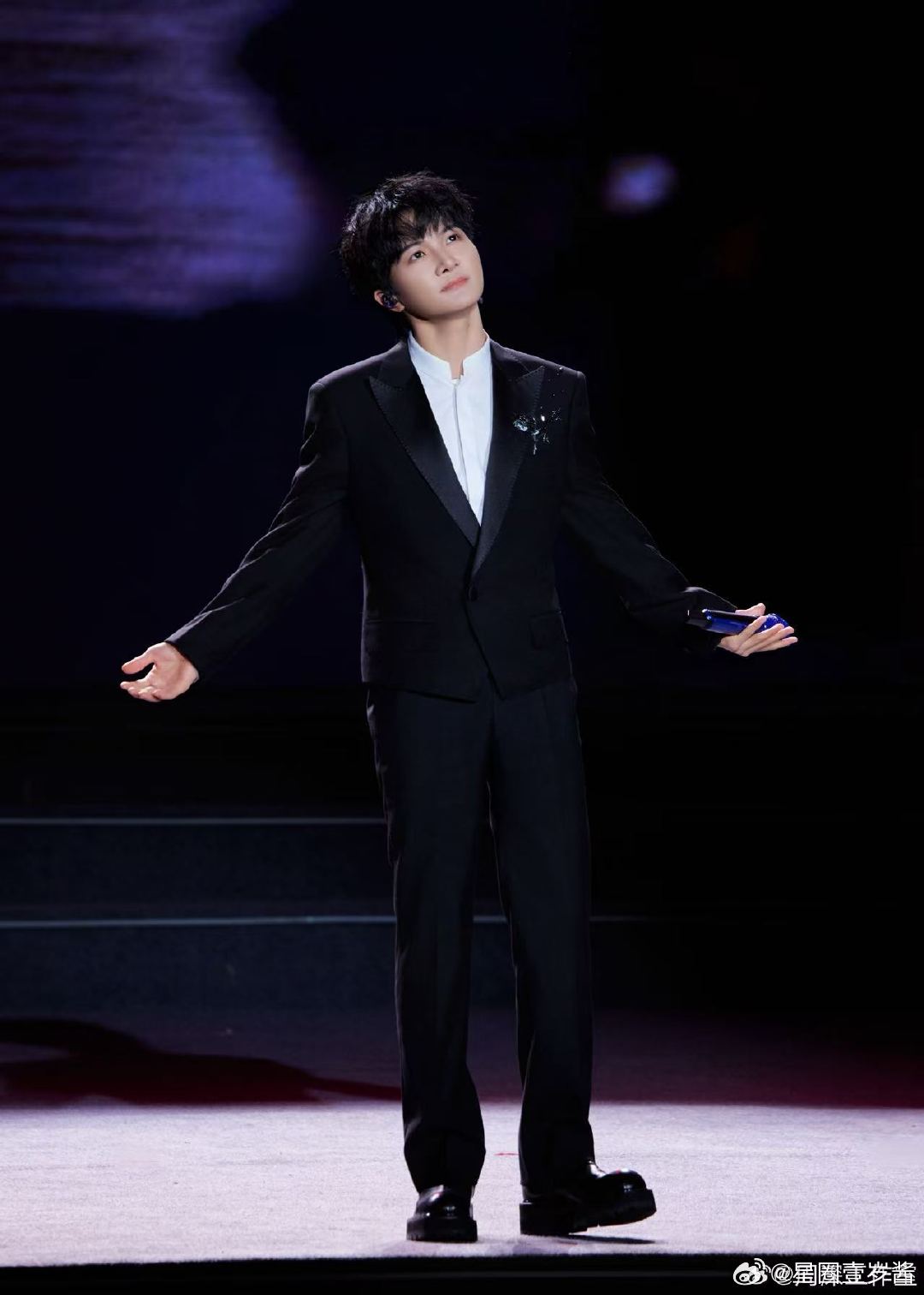 周深歌声里的四渡 电影四渡红军长征胜利90周年，《渡》MV如约而至，周深细腻吟唱
