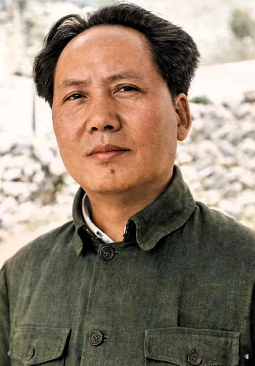 教员曾经回忆：“从1927年到1935年，基本上是受压的，在党内没有发言权。只是