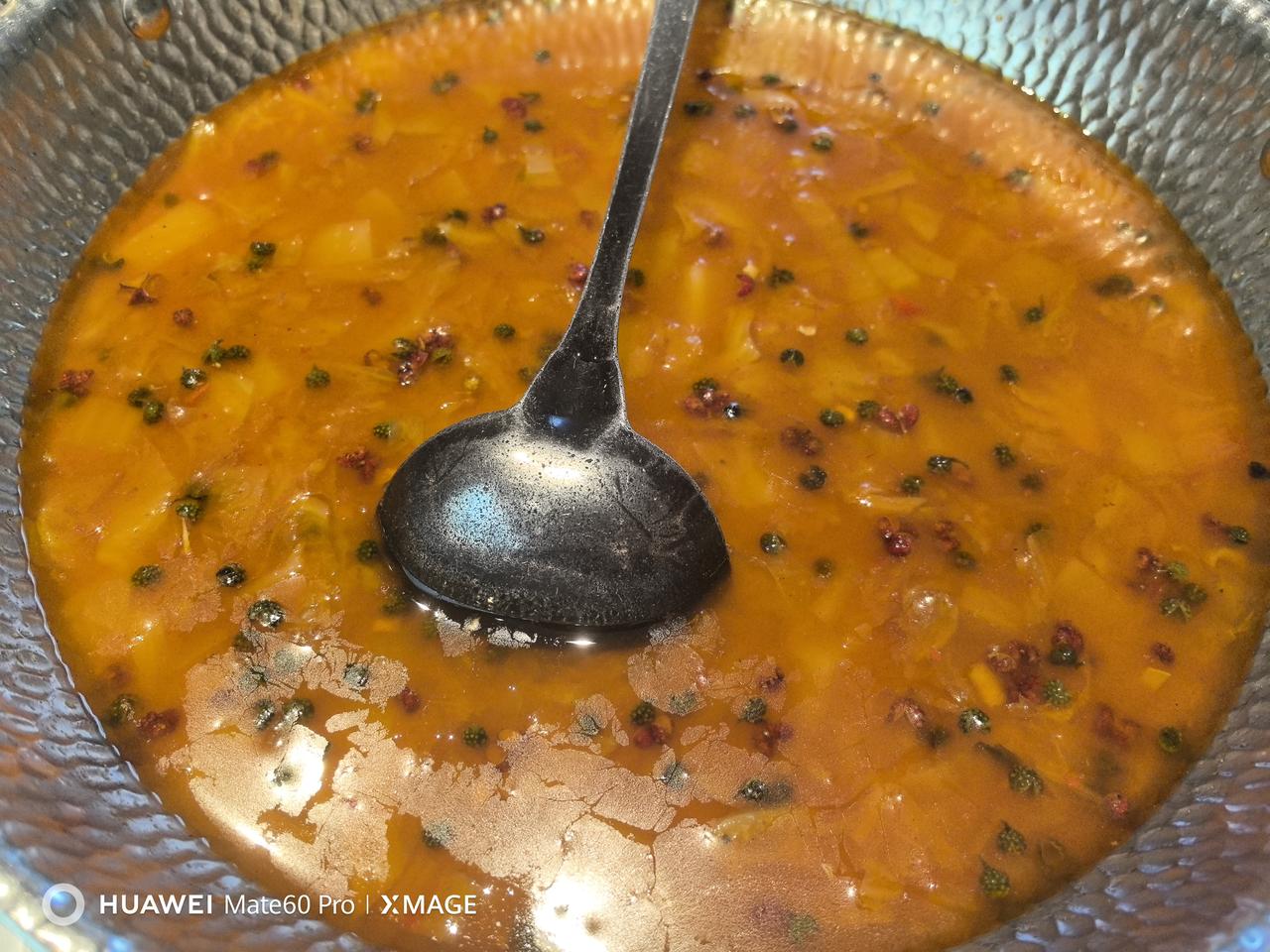 均瑶酒店后面靠近东山大道路口的老菜馆算是老字号了，开业时间十几年了，菜品的味道不