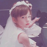 黄根热读美女