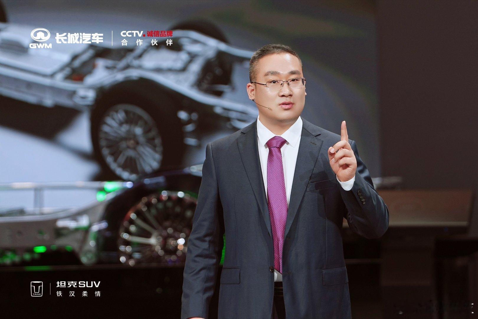 【2026北京车展，坦克展台太燃了！全新坦克700领衔，铁汉柔情燃动全场】坦克品